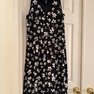 Chaps Black and White Floral Dress